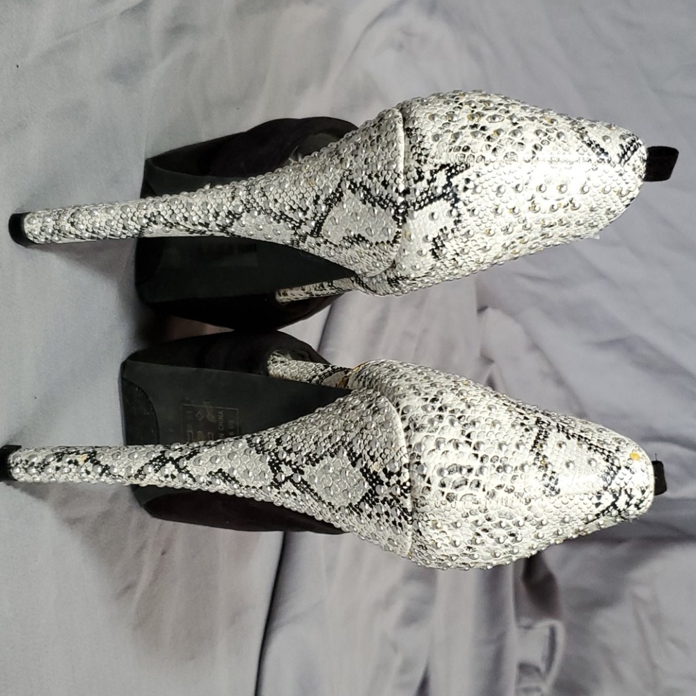 Shoes - Picture 2 of 5